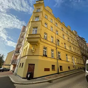 Francis - Lazenske Centrum Karlovy Vary